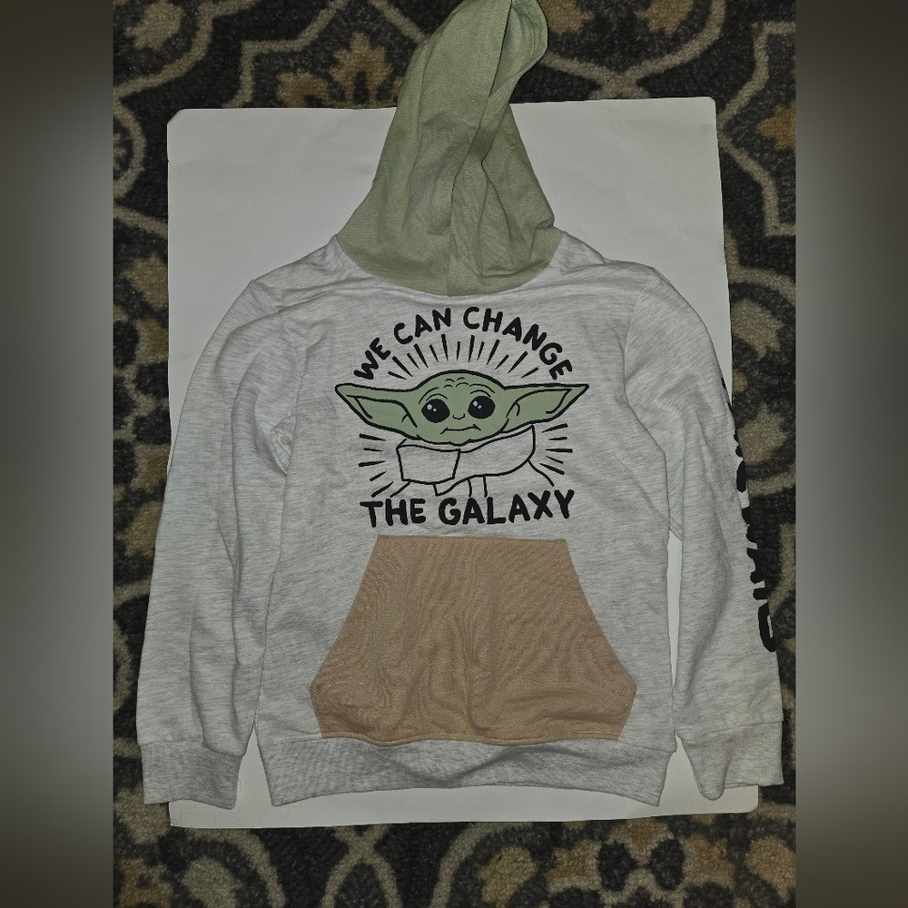 Star Wars baby Yoda, sweather  size M for boy new without tags